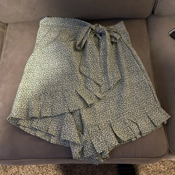 Gee Gee green/ecru skort wrap tie slinky retro boho beachy med - Picture 1 of 5